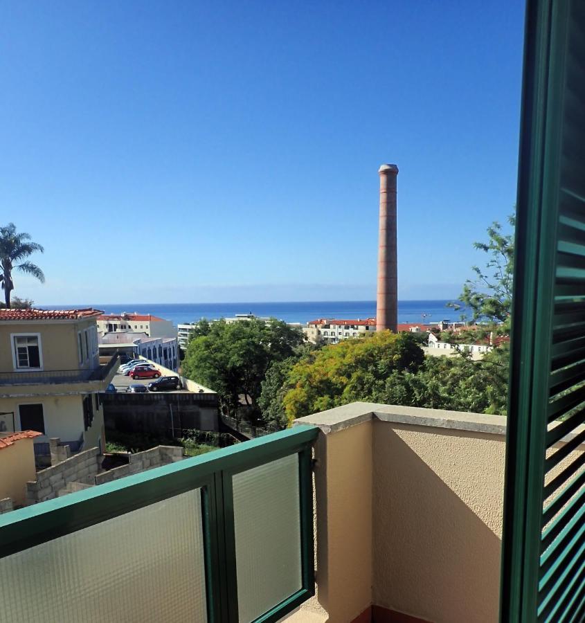 Funchal Petrolhead Apartment Exterior photo