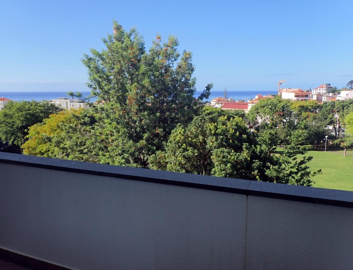 Funchal Petrolhead Apartment Exterior photo